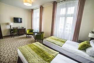 Отель Hotel Starka Ополе Двухместный номер с 1 кроватью или 2 отдельными кроватями-1
